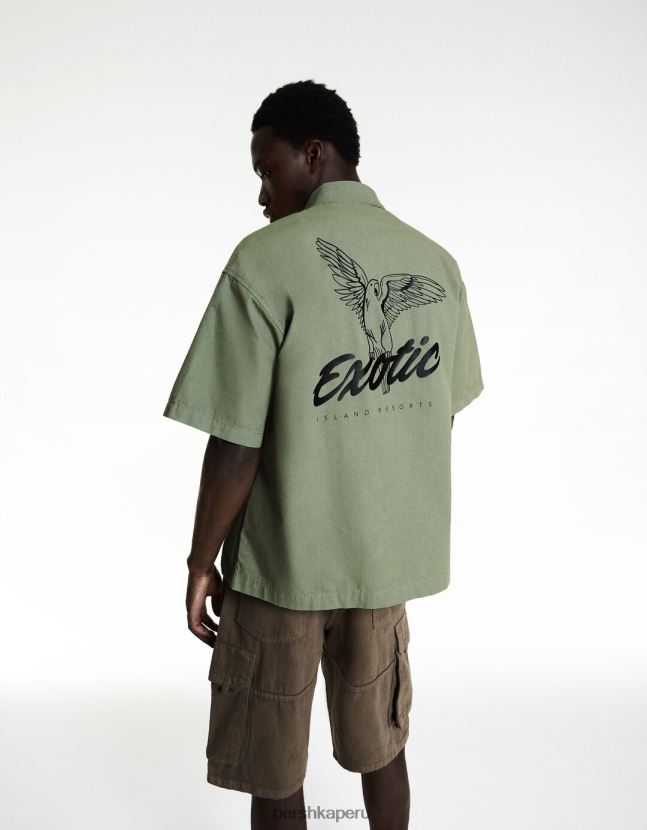 caqui Bershka hombres camisa estampada de manga corta de algodón 806J6B2876