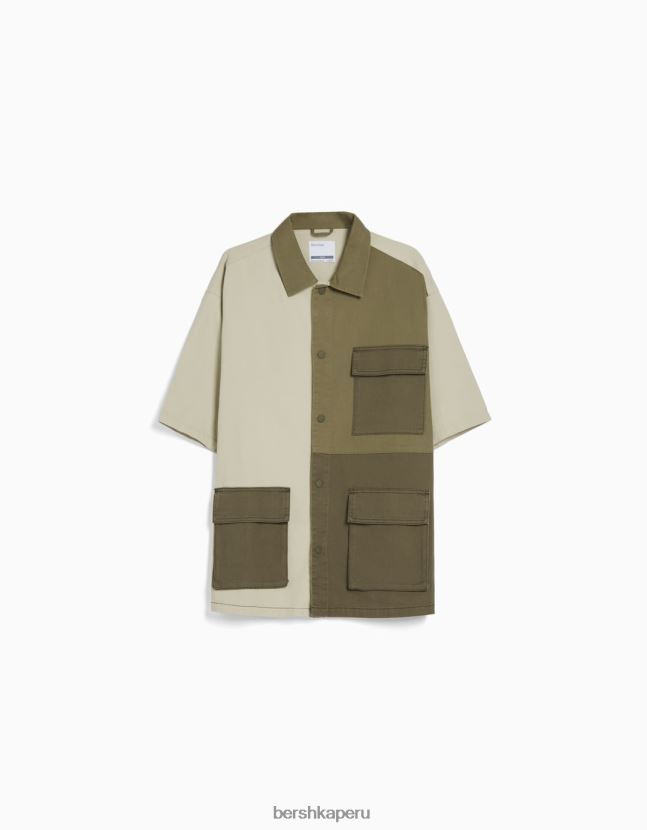 caqui Bershka hombres camisa vaquera de manga corta con diseño colour block 806J6B2881