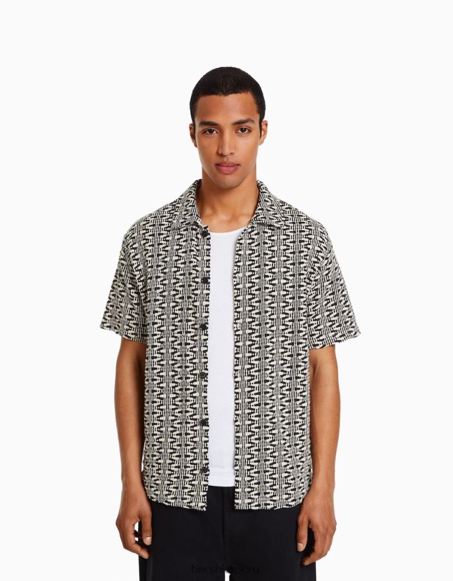 crema Bershka hombres camisa de punto estampada de manga corta 806J6B2872