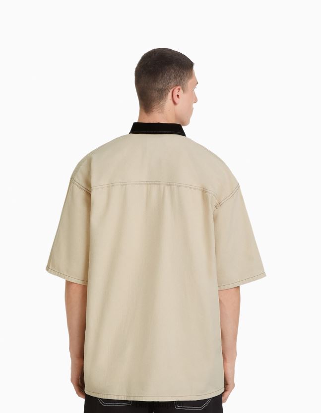 crema Bershka hombres camisa de trabajo de mezclilla de manga corta 806J6B2882