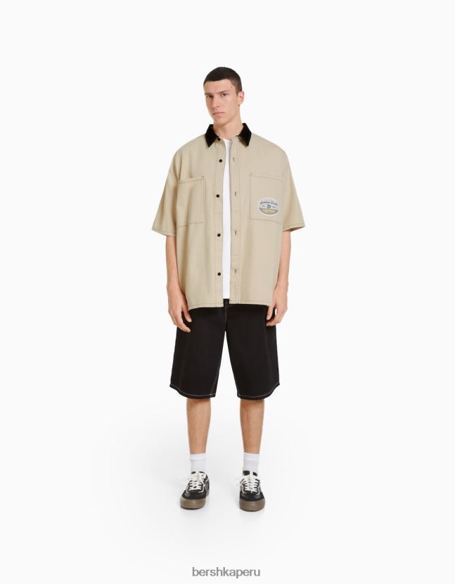 crema Bershka hombres camisa de trabajo de mezclilla de manga corta 806J6B2882