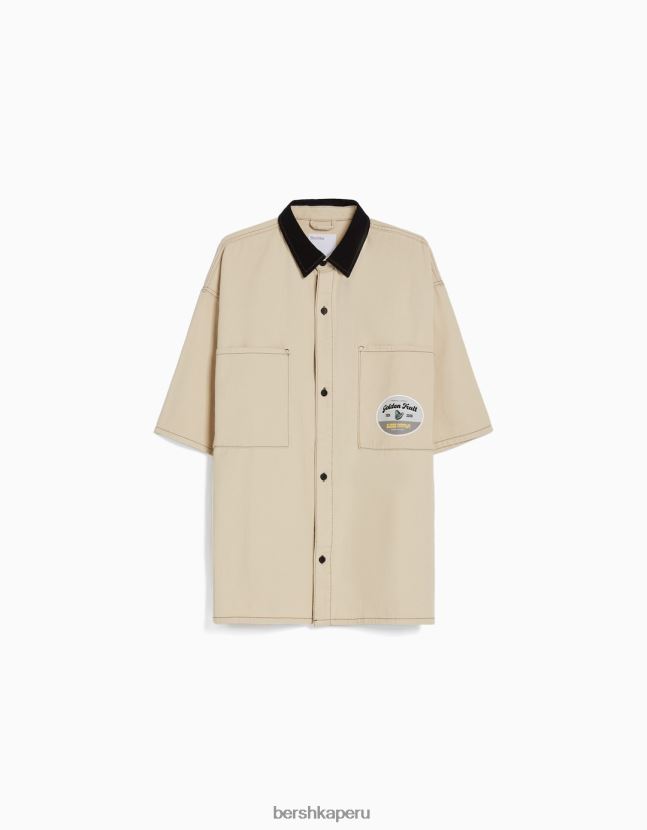 crema Bershka hombres camisa de trabajo de mezclilla de manga corta 806J6B2882