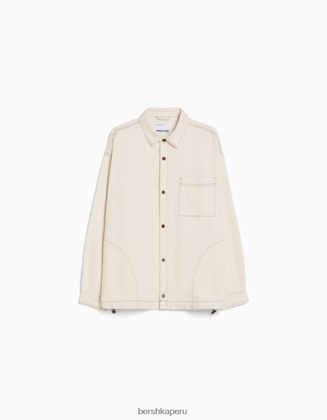 crema Bershka hombres sobrecamisa vaquera de manga larga con hilos en contraste y stoppers 806J6B2934