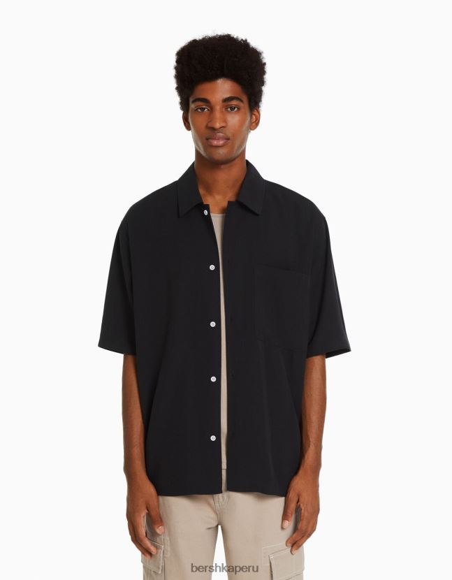 negro Bershka hombres camisa de manga corta con corte holgado 806J6B2903