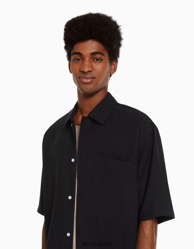 negro Bershka hombres camisa de manga corta con corte holgado 806J6B2903