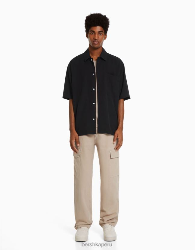 negro Bershka hombres camisa de manga corta con corte holgado 806J6B2907