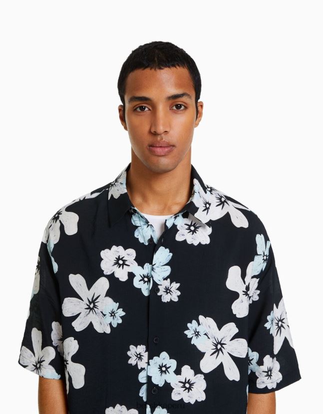 negro Bershka hombres camisa de manga corta con estampado floral 806J6B2891