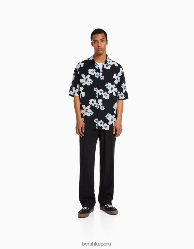 negro Bershka hombres camisa de manga corta con estampado floral 806J6B2891