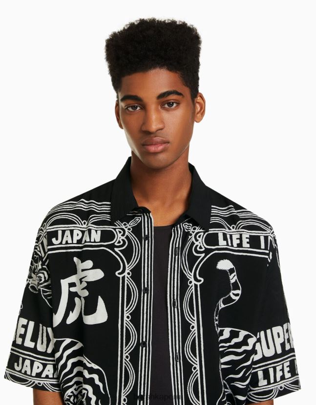 negro Bershka hombres camisa de manga corta estampada 806J6B2860