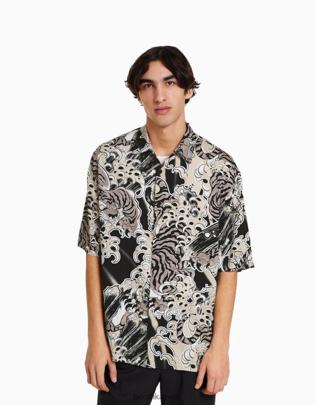 negro Bershka hombres camisa de manga corta estampada 806J6B2871