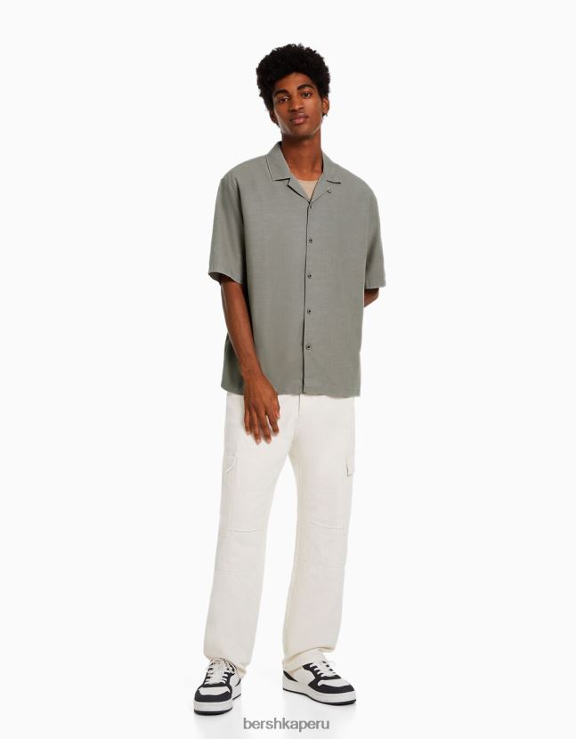 otro Bershka hombres camisa rústica holgada de manga corta 806J6B2944