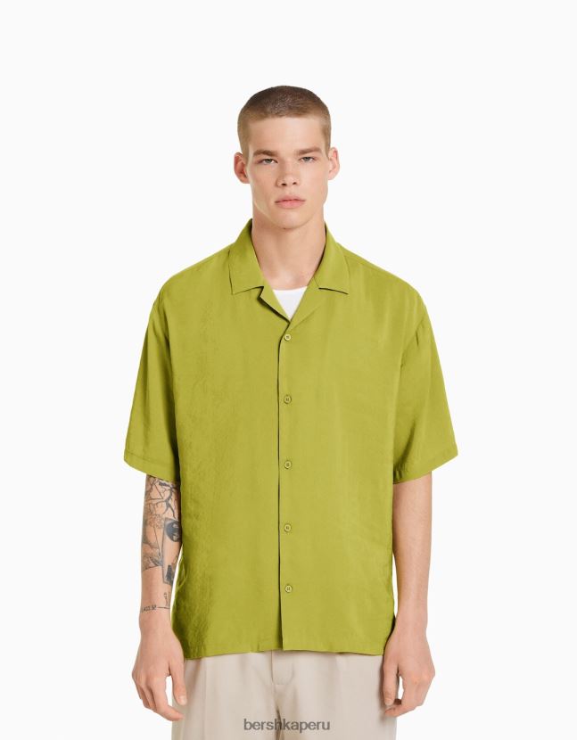 verde Bershka hombres camisa fluida de manga corta 806J6B2918