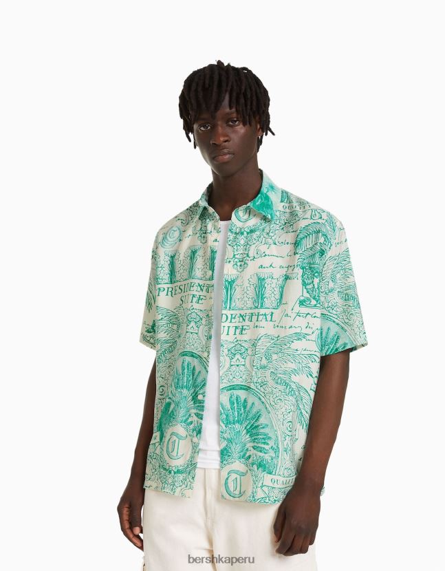 verde Bershka hombres camisa holgada de manga corta estampada 806J6B2866