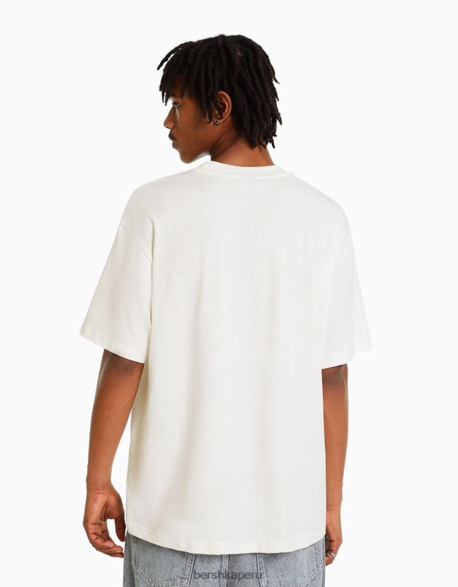 blanco Bershka hombres camiseta boxy fit de manga corta con bolsillo 806J6B2656