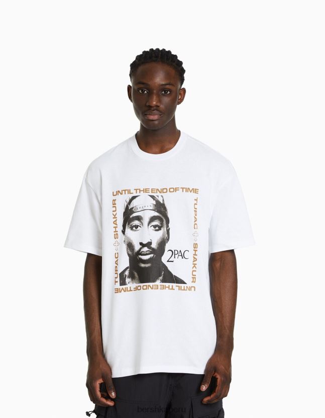 blanco Bershka hombres camiseta de manga corta con estampado tupac 806J6B2724