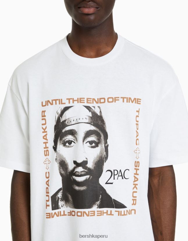 blanco Bershka hombres camiseta de manga corta con estampado tupac 806J6B2724