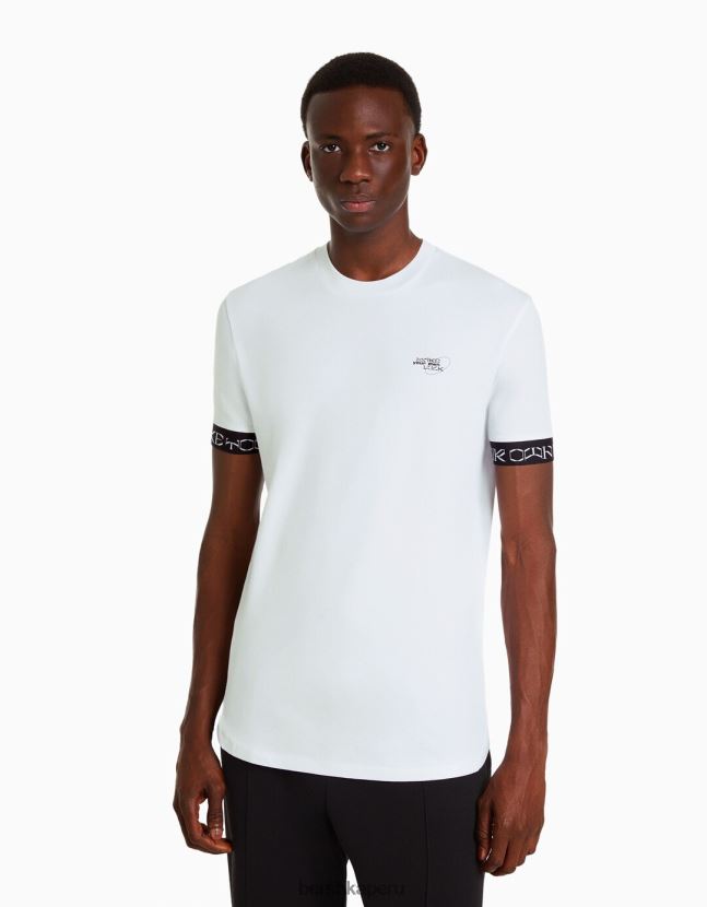 blanco Bershka hombres camiseta muscle fit de manga corta con detalle de rayas 806J6B2688