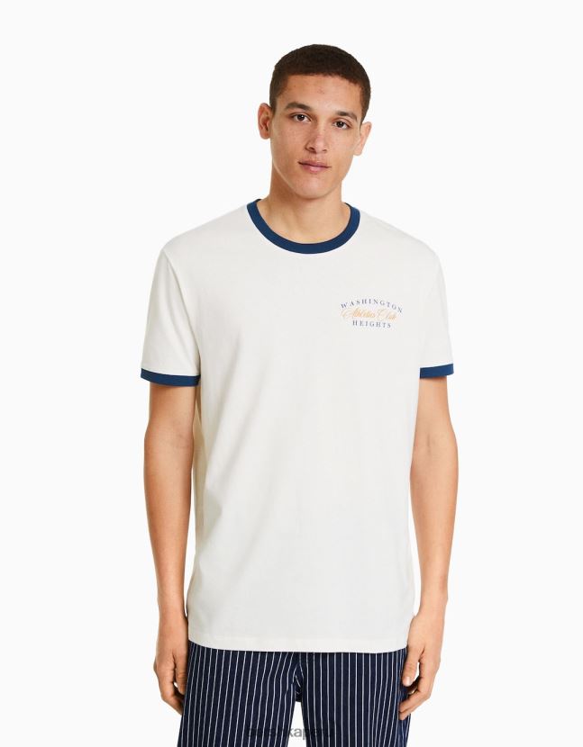 blanquecino Bershka hombres camiseta regular fit de manga corta con canalé en contraste 806J6B2634
