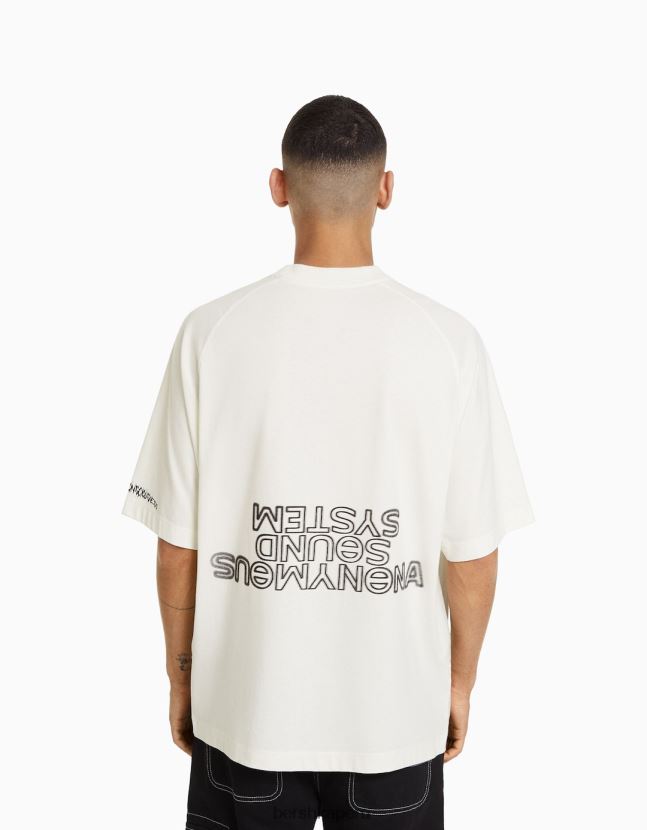 blanquecino Bershka hombres playera oversize de manga corta estampada 806J6B2633