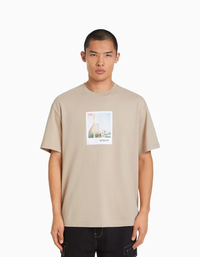 camello Bershka hombres camiseta de manga corta con estampado 806J6B2605