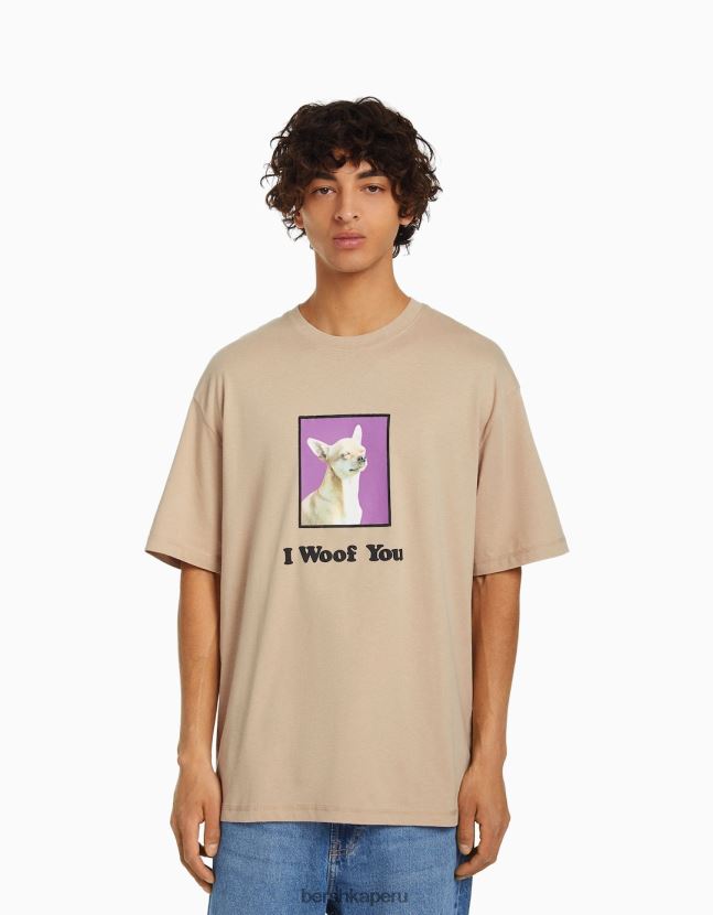 camello Bershka hombres camiseta de manga corta con estampado regular fit 806J6B2720