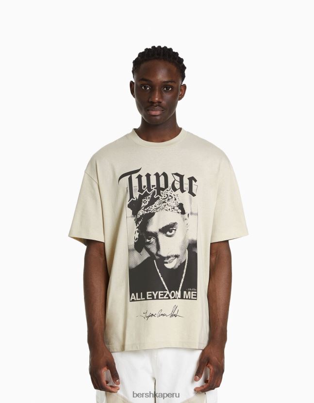 camello Bershka hombres camiseta de manga corta con estampado tupac 806J6B2723