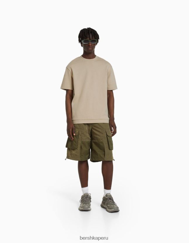 camello Bershka hombres camiseta de manga corta entrelazada 806J6B2745