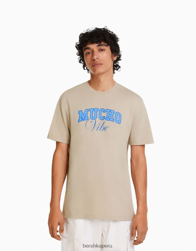 camello Bershka hombres camiseta estampada de manga corta con corte holgado 806J6B2807