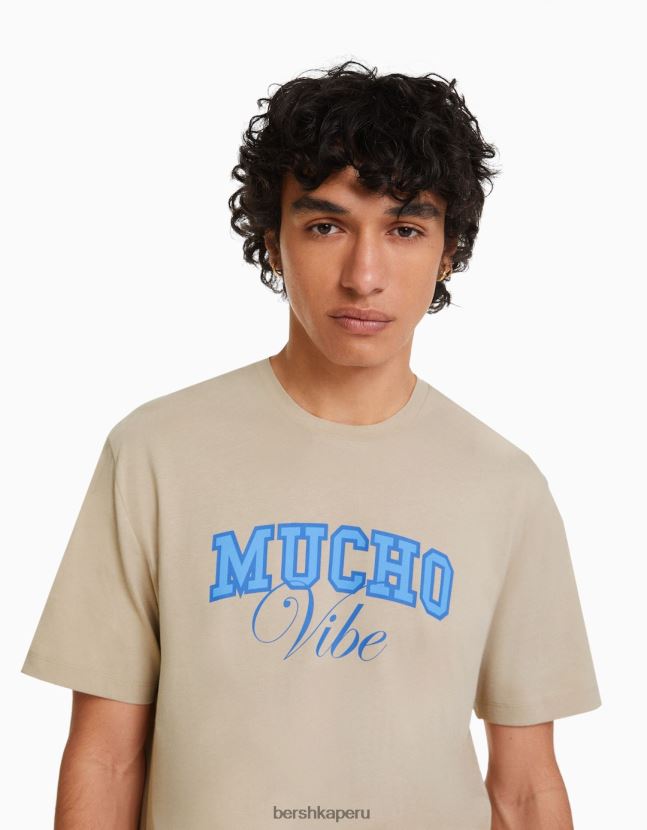 camello Bershka hombres camiseta estampada de manga corta con corte holgado 806J6B2807
