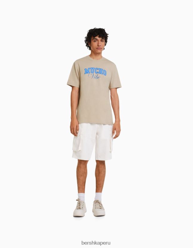 camello Bershka hombres camiseta estampada de manga corta con corte holgado 806J6B2807