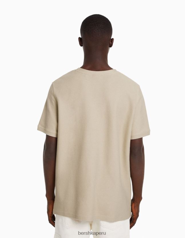 camello Bershka hombres camiseta texturizada de manga corta 806J6B2772