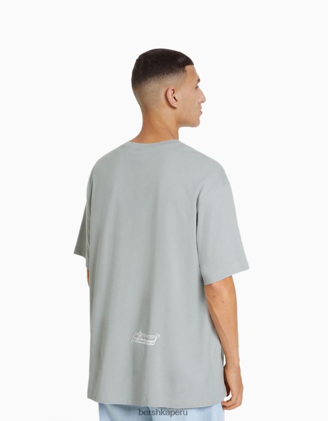 camello Bershka hombres playera de manga corta de corte cuadrado con estampado de anime de los años 90 806J6B2732