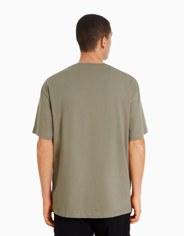 caqui Bershka hombres camiseta boxy fit de manga corta con estampado 806J6B2833