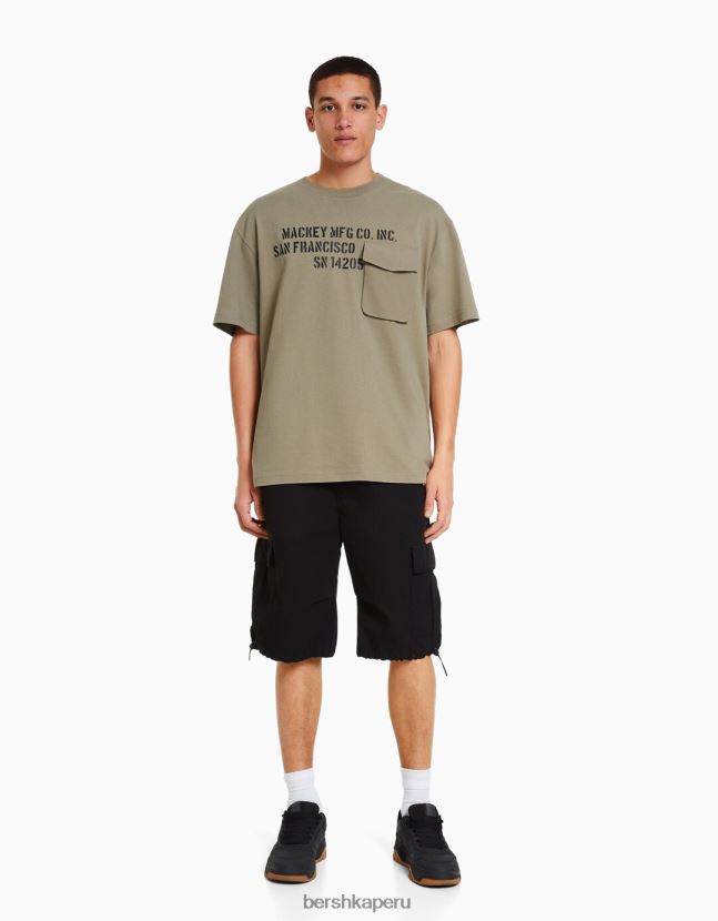 caqui Bershka hombres camiseta boxy fit de manga corta con estampado 806J6B2833