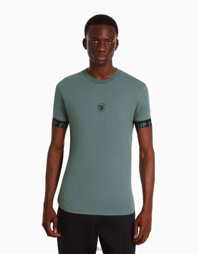 exclusivo Bershka hombres camiseta muscle fit de manga corta con detalle de rayas 806J6B2691