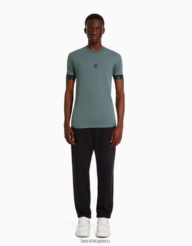 exclusivo Bershka hombres camiseta muscle fit de manga corta con detalle de rayas 806J6B2691
