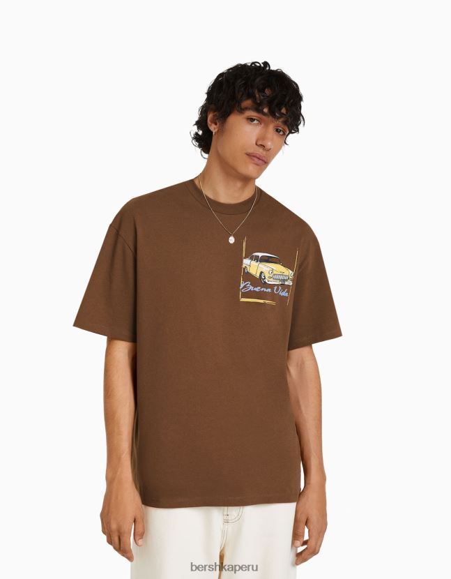 marrón Bershka hombres playera de manga corta con estampado boxy fit 806J6B2713