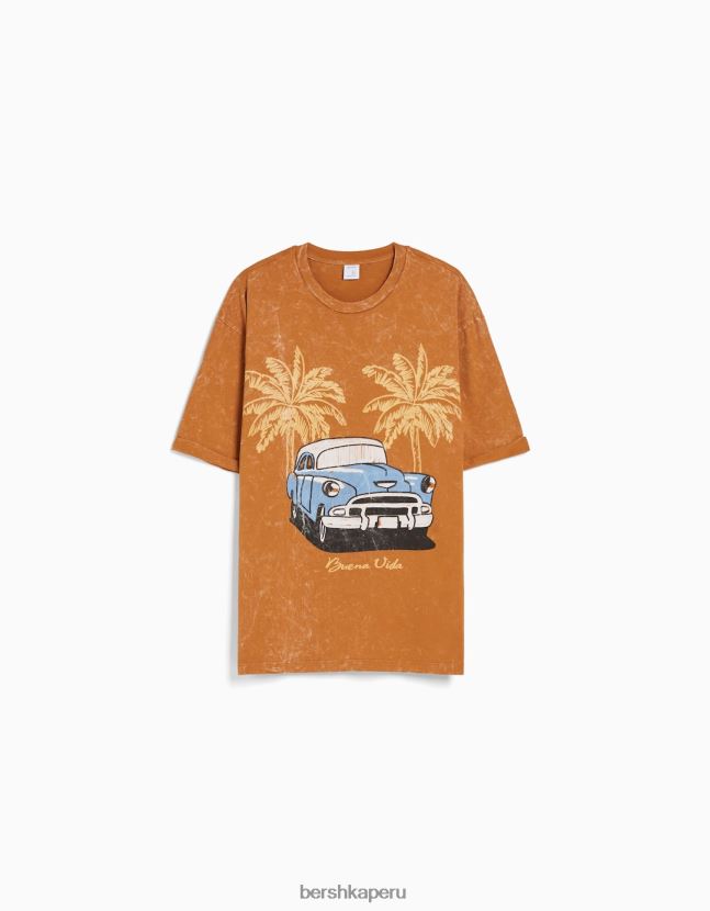 naranja oscuro Bershka hombres camiseta boxy fit estampada con manga corta enrollable 806J6B2712