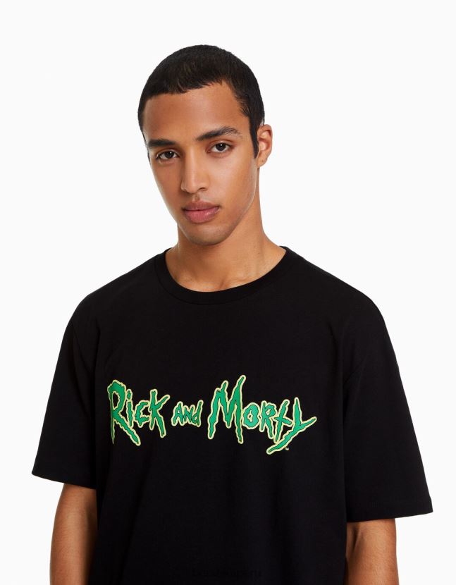 negro Bershka hombres camiseta de manga corta con estampado de rick & morty 806J6B2854