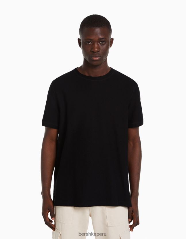 negro Bershka hombres camiseta texturizada de manga corta 806J6B2771