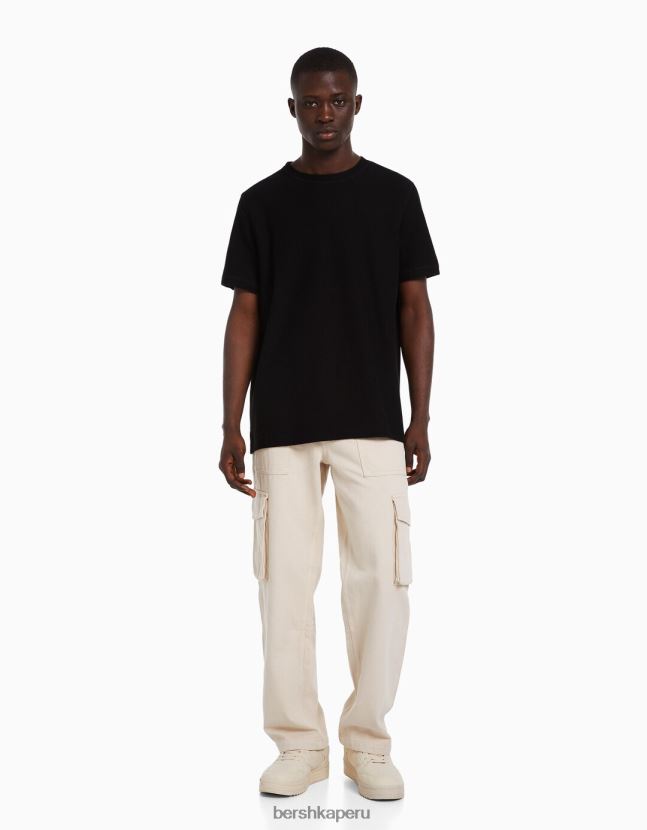 negro Bershka hombres camiseta texturizada de manga corta 806J6B2771