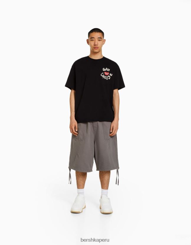 negro Bershka hombres playera de manga corta con estampado boxy fit 806J6B2636