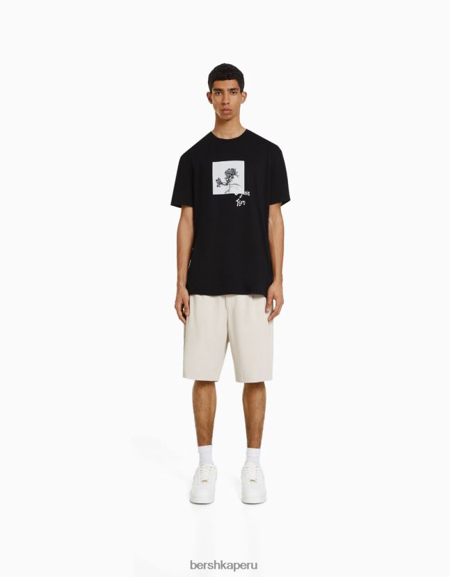 negro Bershka hombres playera de manga corta con estampado floral 806J6B2762