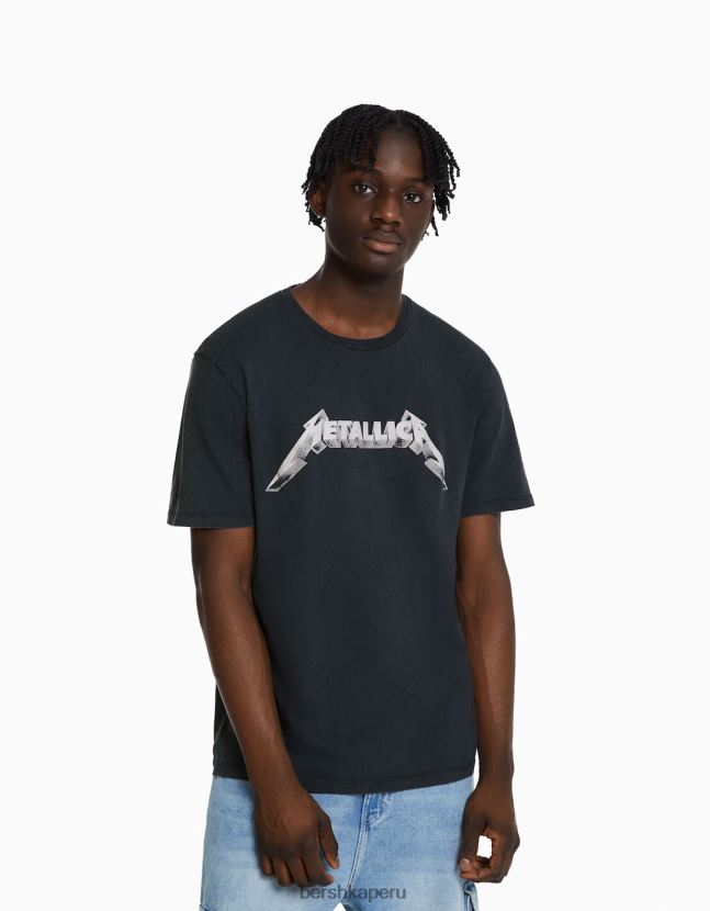 negro Bershka hombres playera desteñida de ajuste fácil con estampado de Metallica 806J6B2790