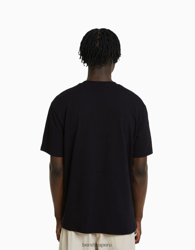 negro Bershka hombres playera holgada con estampado de disney 806J6B2693