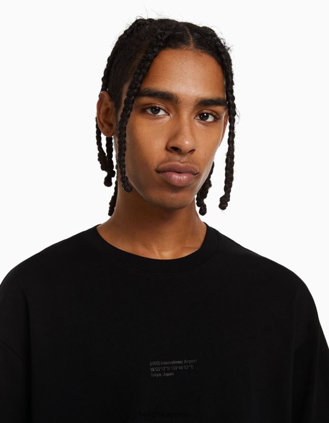 negro Bershka hombres playera oversize de manga corta estampada 806J6B2687