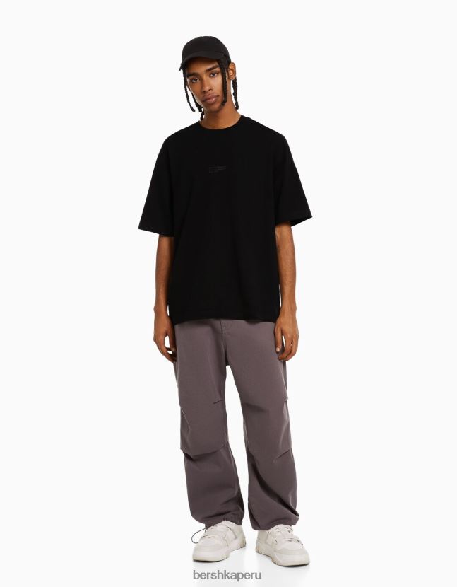 negro Bershka hombres playera oversize de manga corta estampada 806J6B2687