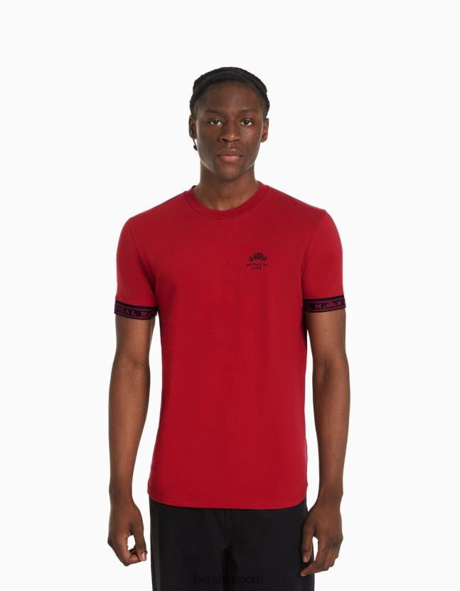 rojo Bershka hombres camiseta muscle fit de manga corta con detalle de rayas 806J6B2692