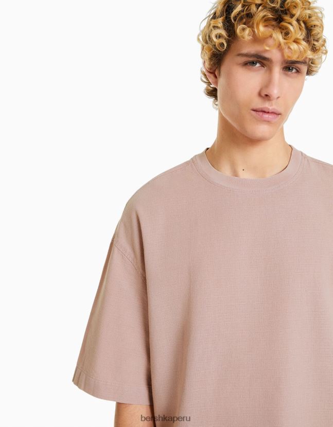 rosa Bershka hombres camiseta de manga corta con acabado rústico 806J6B2853