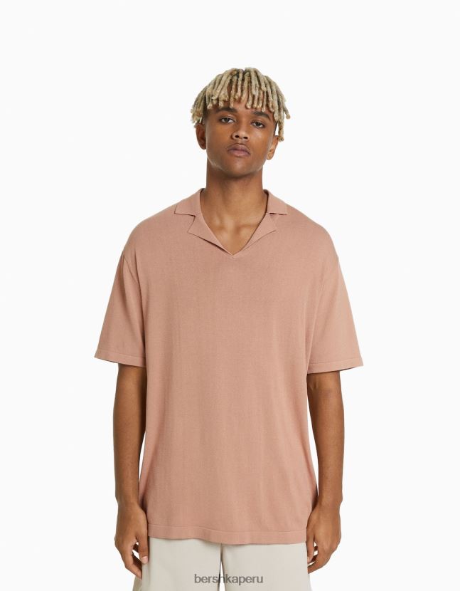 rosa Bershka hombres polo de manga corta con cuello resort 806J6B2820